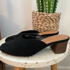 NEVER WORN TARGET HEELED SLIDES 😍